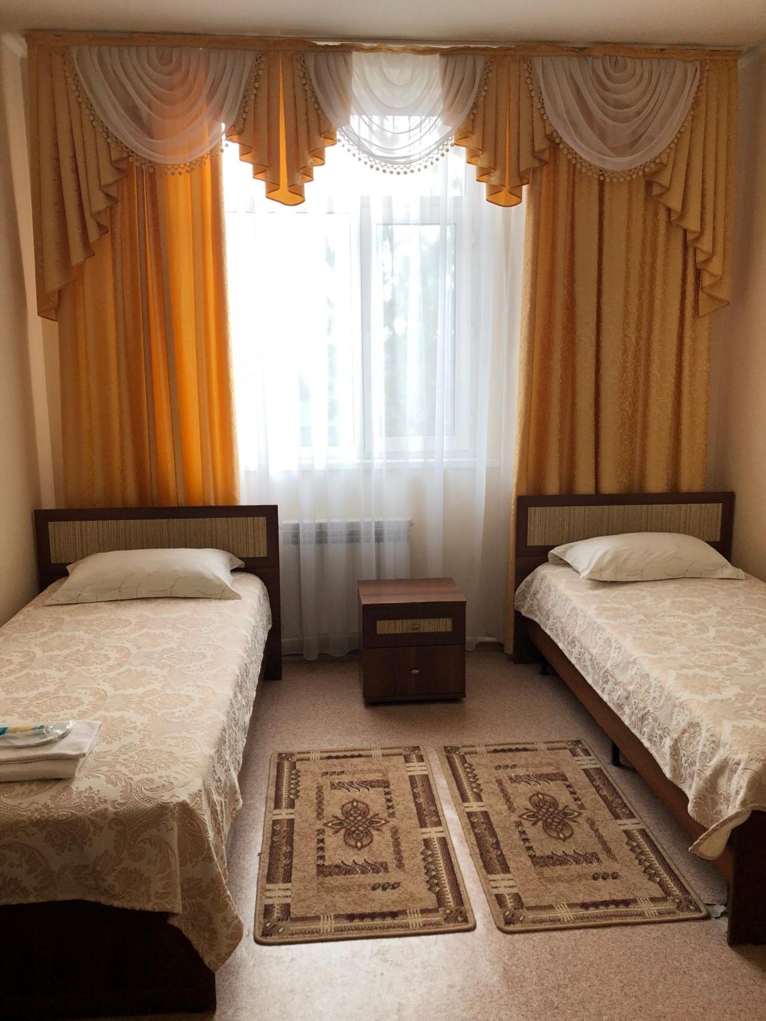 Mirage Hotel Qostanaj Buitenkant foto
