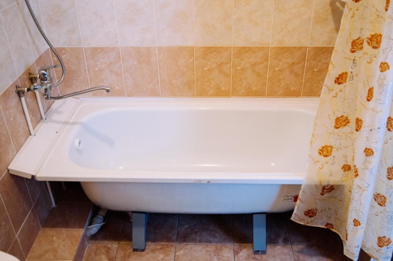 Mirage Hotel Qostanaj Buitenkant foto