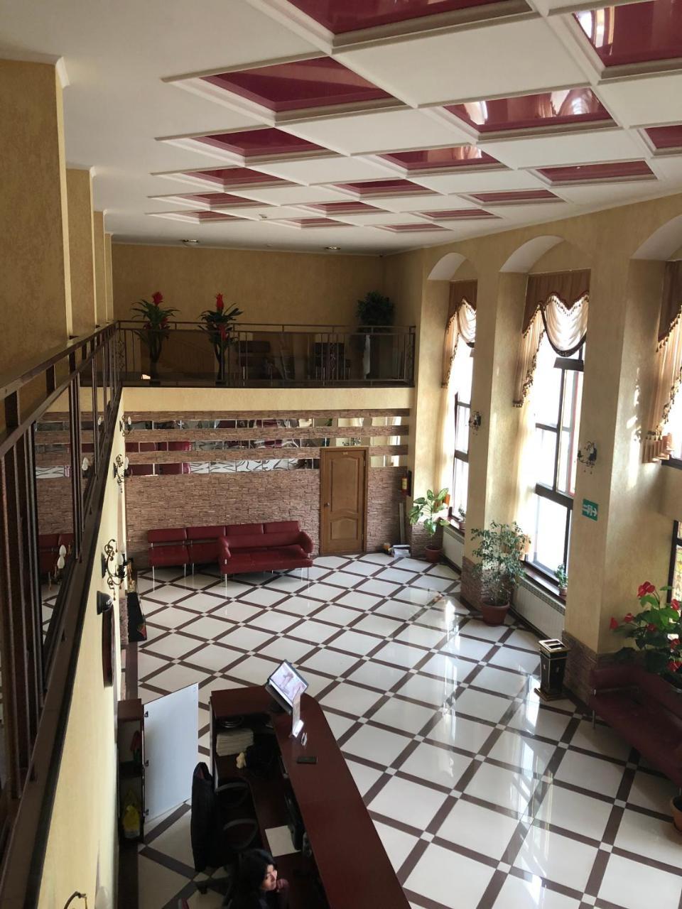 Mirage Hotel Qostanaj Buitenkant foto