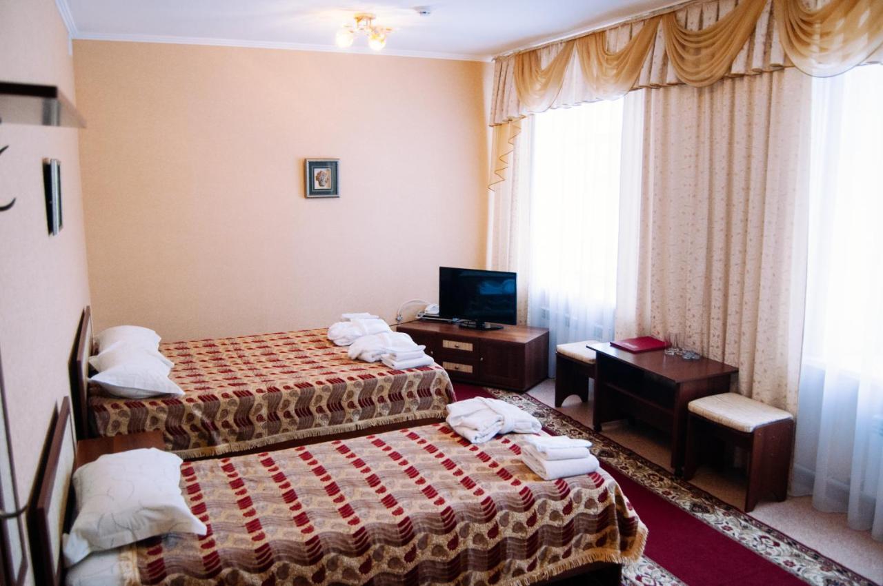 Mirage Hotel Qostanaj Buitenkant foto